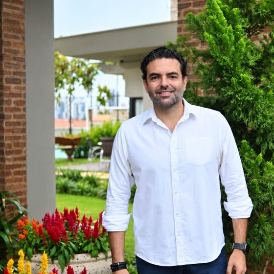 Dr. Ruben Neto
